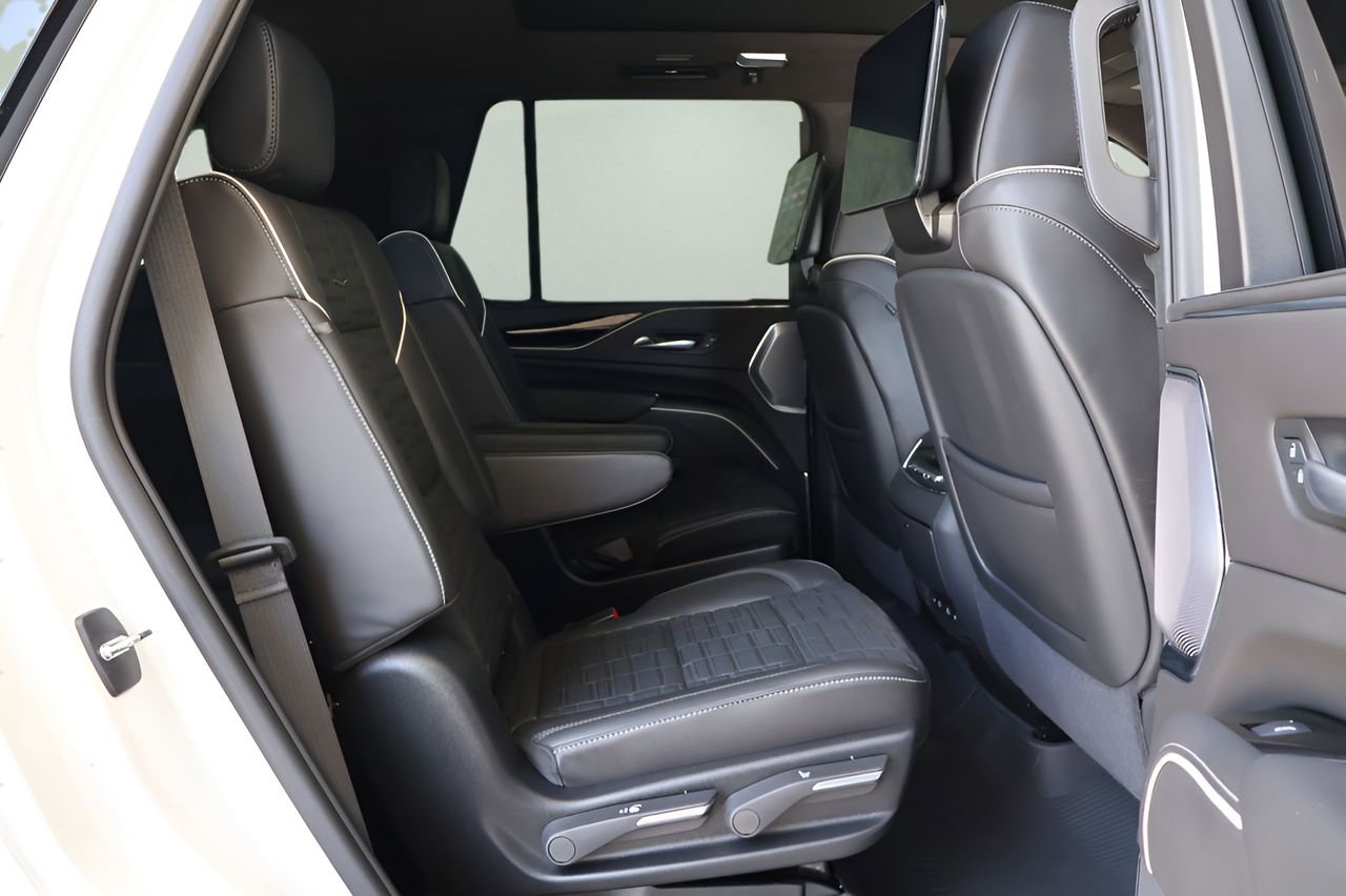 Certified 2024 Cadillac Escalade V w/ LPO, ONYX Package AWD/4WD image 21