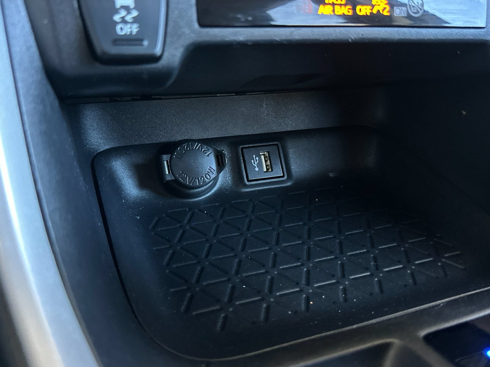 Used 2024 Toyota RAV4 LE AWD/4WD image 26