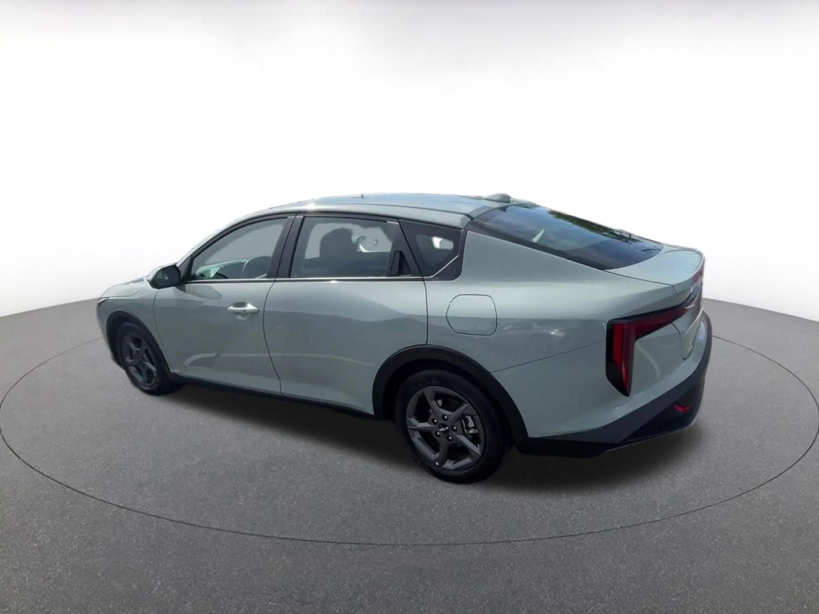 Used 2025 Kia K4 LXS image 10