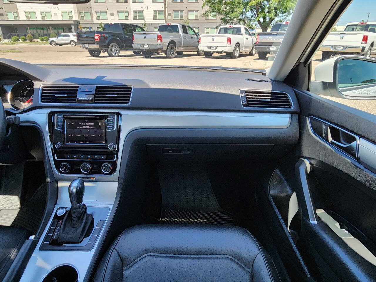 Used 2019 Volkswagen Passat 2.0T Wolfsburg w/ Wheels & Sunroof Package FWD image 16