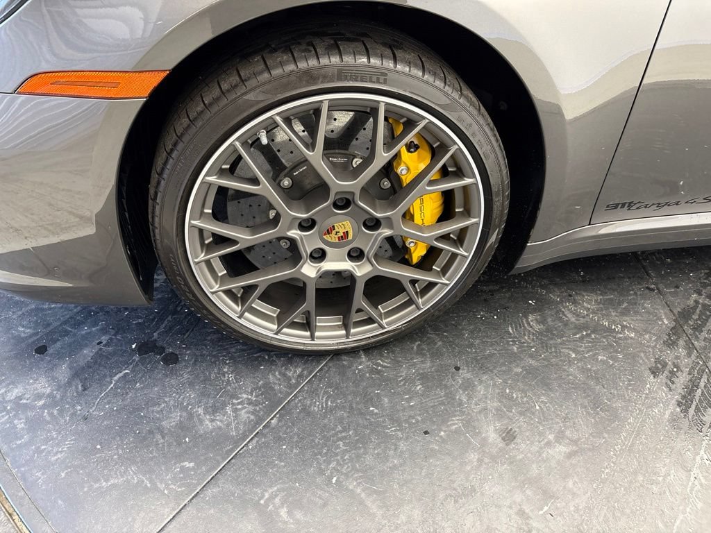 Certified 2022 Porsche 911 Targa 4S AWD/4WD image 14