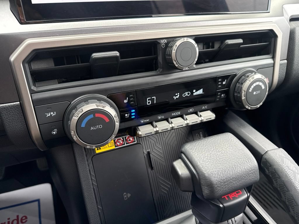 Used 2025 Toyota 4Runner TRD Off-Road Premium AWD/4WD image 24