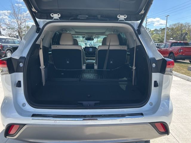 Used 2022 Toyota Highlander Platinum AWD/4WD image 15