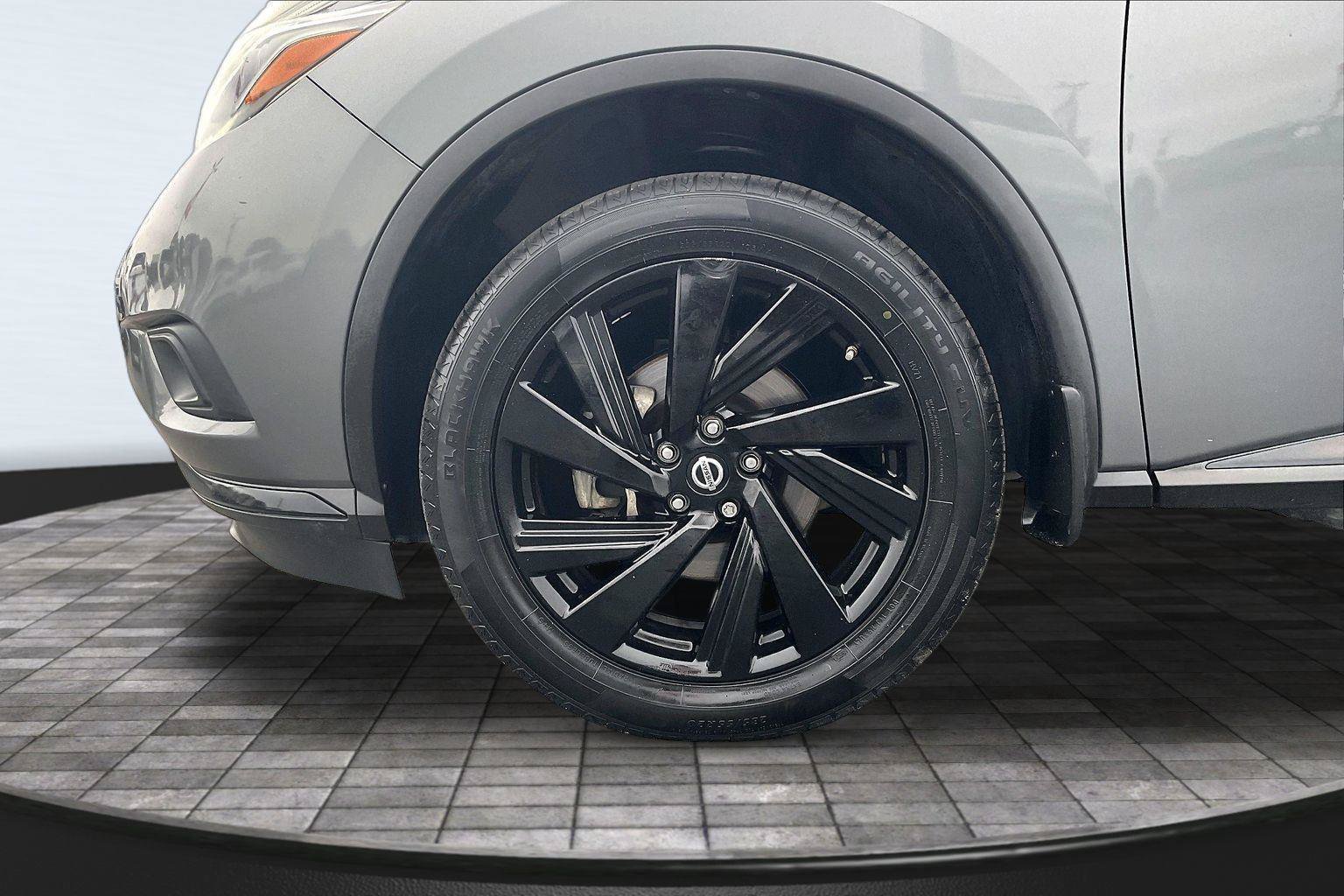 Used 2018 Nissan Murano SL w/ Midnight Edition Package FWD image 11