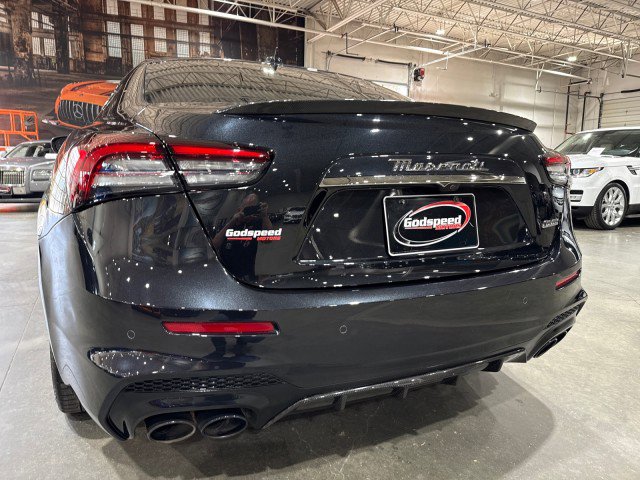 Used 2022 Maserati Ghibli Trofeo image 39