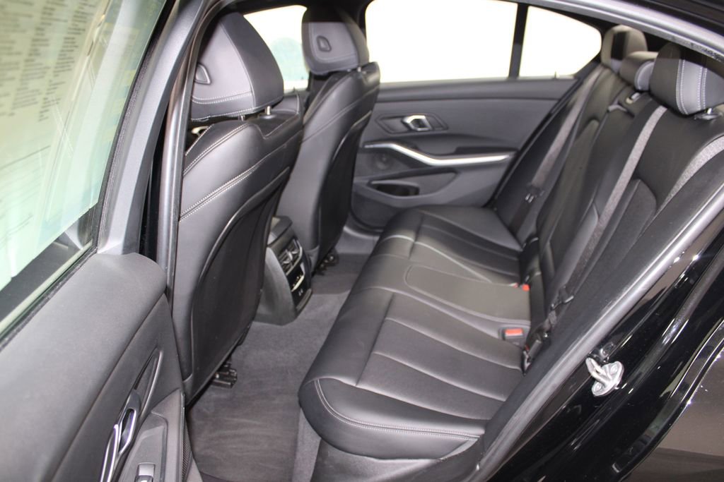 Used 2024 BMW 330e image 22