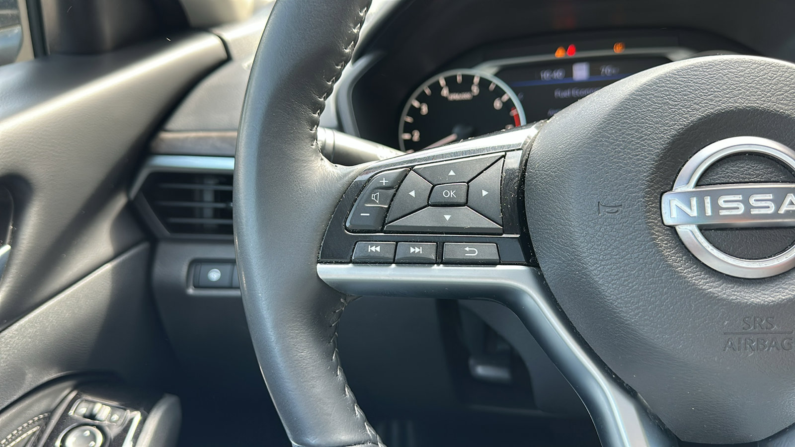 Certified 2023 Nissan Altima 2.5 SV w/ SV Premium Package image 16