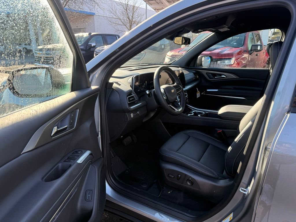 New 2026 Chevrolet Traverse LT w/ LPO, Floor Liner Package image 9