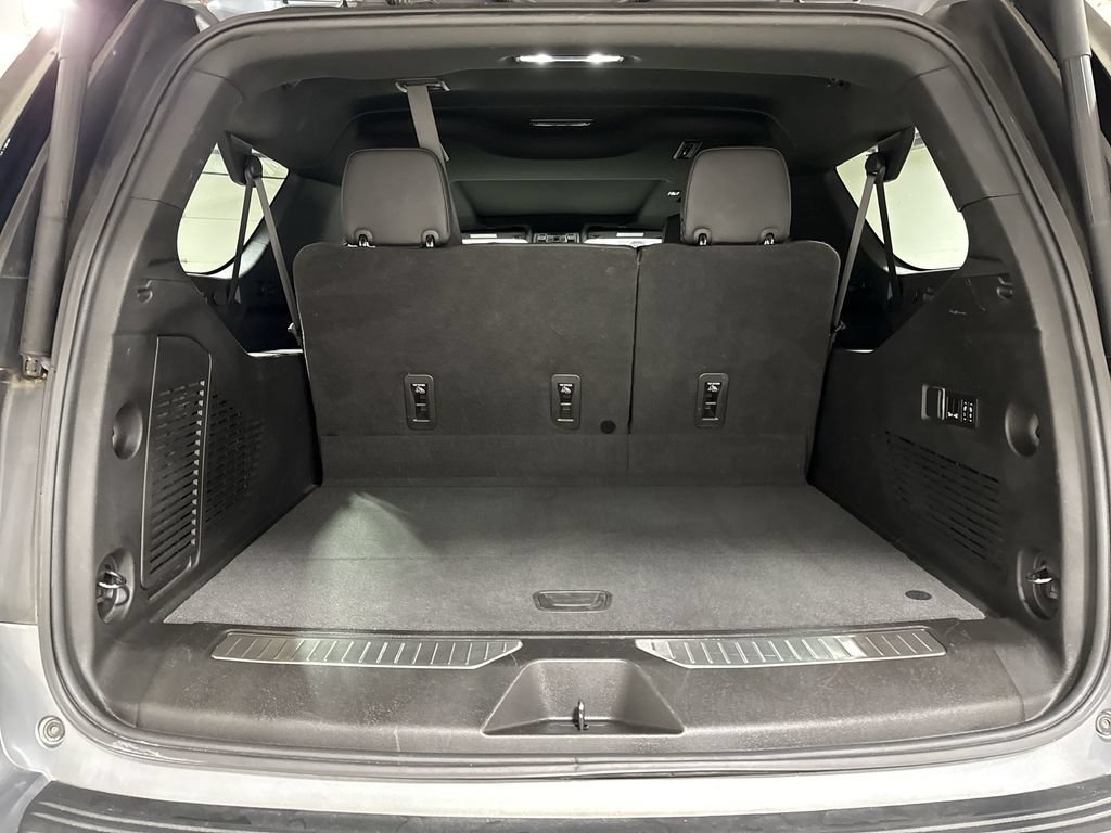 Used 2022 Chevrolet Suburban Z71 w/ Z71 Off-Road Package AWD/4WD image 26