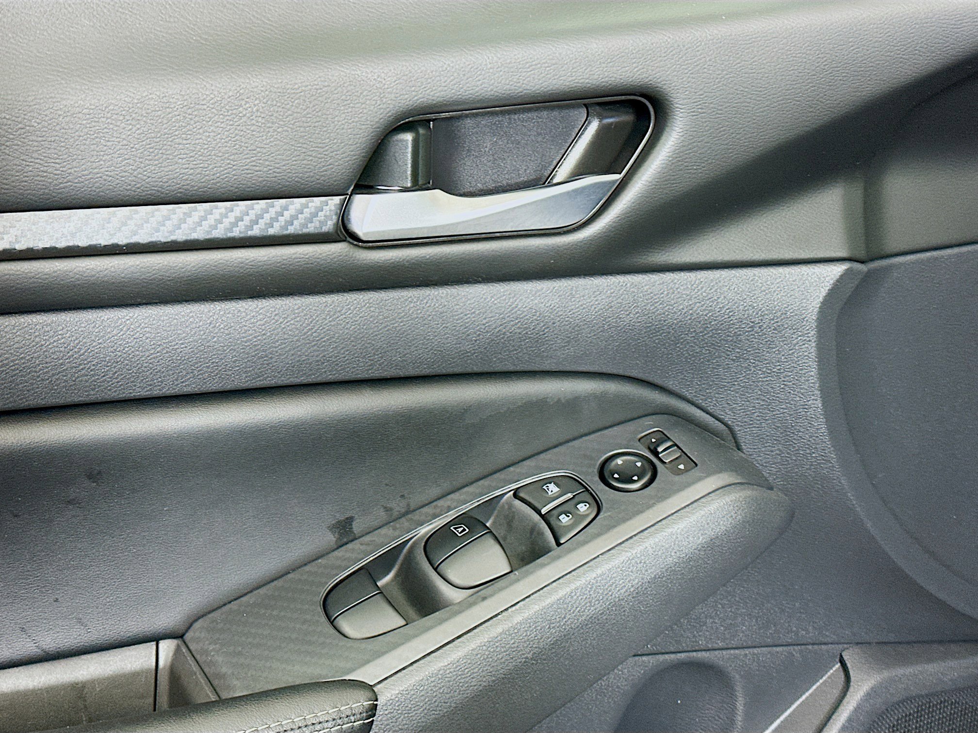 Used 2025 Nissan Altima 2.5 SV image 15