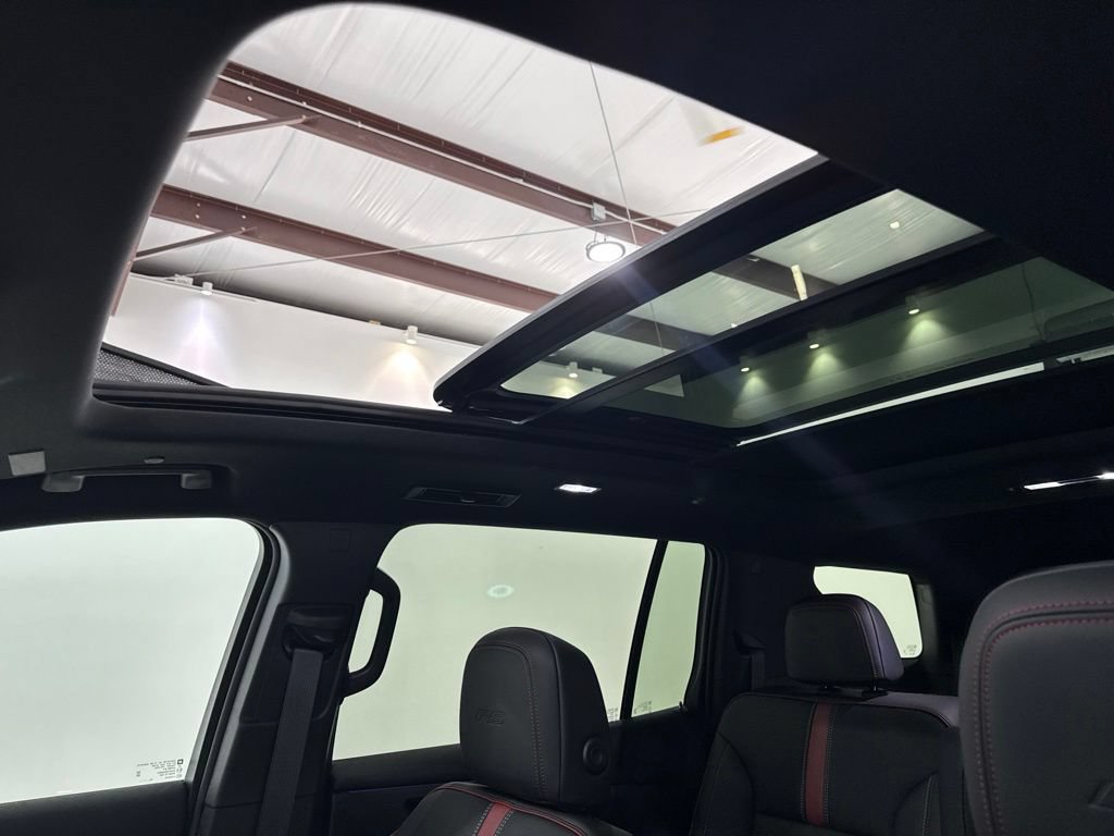 New 2027 Chevrolet Traverse RS AWD/4WD image 20