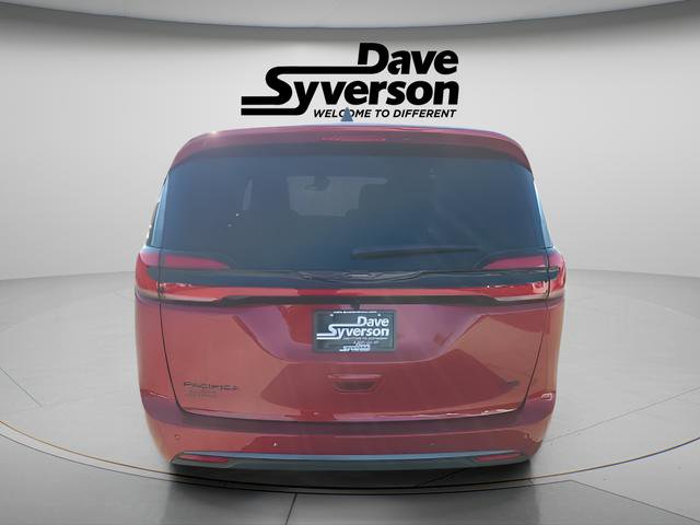 New 2026 Chrysler Pacifica Select AWD/4WD image 3