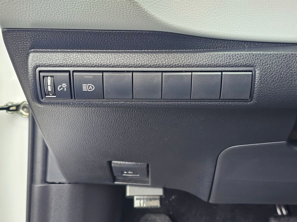 Used 2022 Toyota Corolla SE FWD image 33