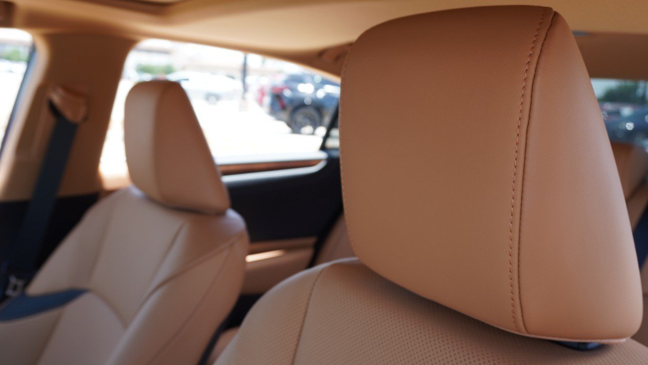 Certified 2024 Lexus ES 350 w/ Premium Package FWD image 25