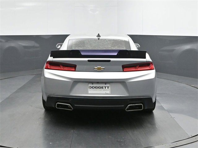 Used 2018 Chevrolet Camaro LT w/ Technology Package image 8
