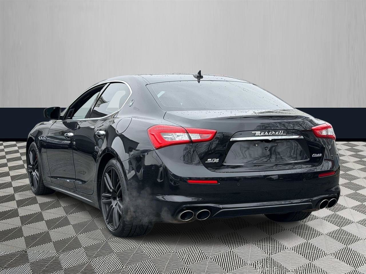 Used 2018 Maserati Ghibli S Q4 AWD/4WD image 3