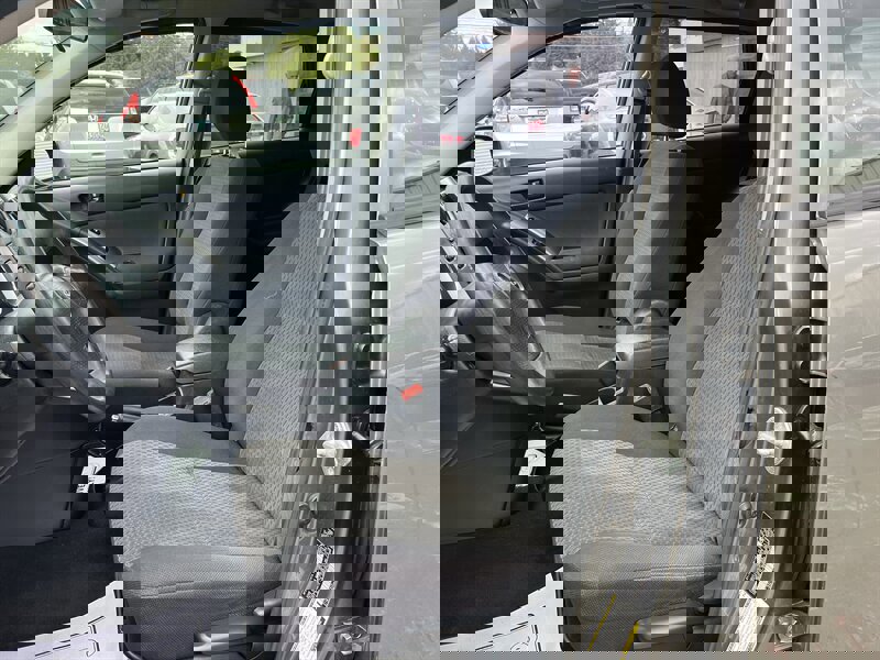 Used 2006 Toyota Matrix FWD image 9