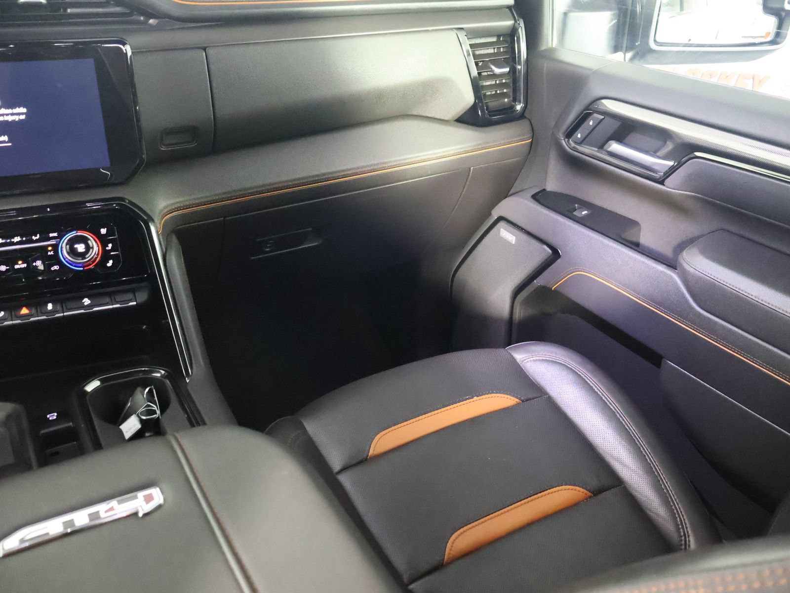 Used 2025 GMC Sierra 2500 AT4 AWD/4WD image 37