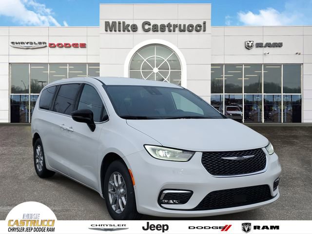 New 2026 Chrysler Pacifica Select image 1