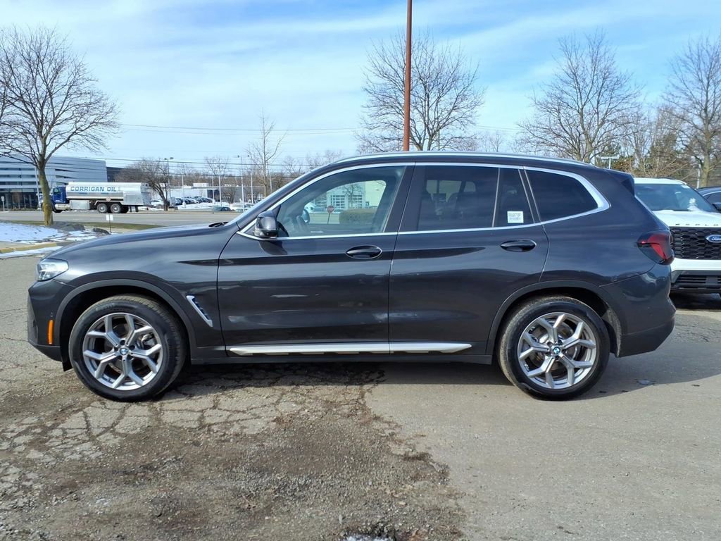 Used 2024 BMW X3 xDrive30i AWD/4WD image 2