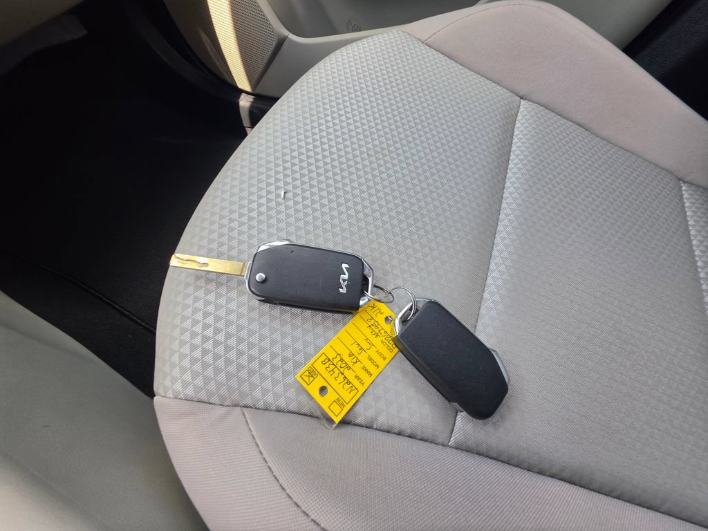 Used 2023 Kia Soul LX w/ LX Technology Package FWD image 21