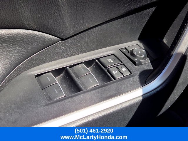 Used 2025 Toyota RAV4 XLE FWD image 31