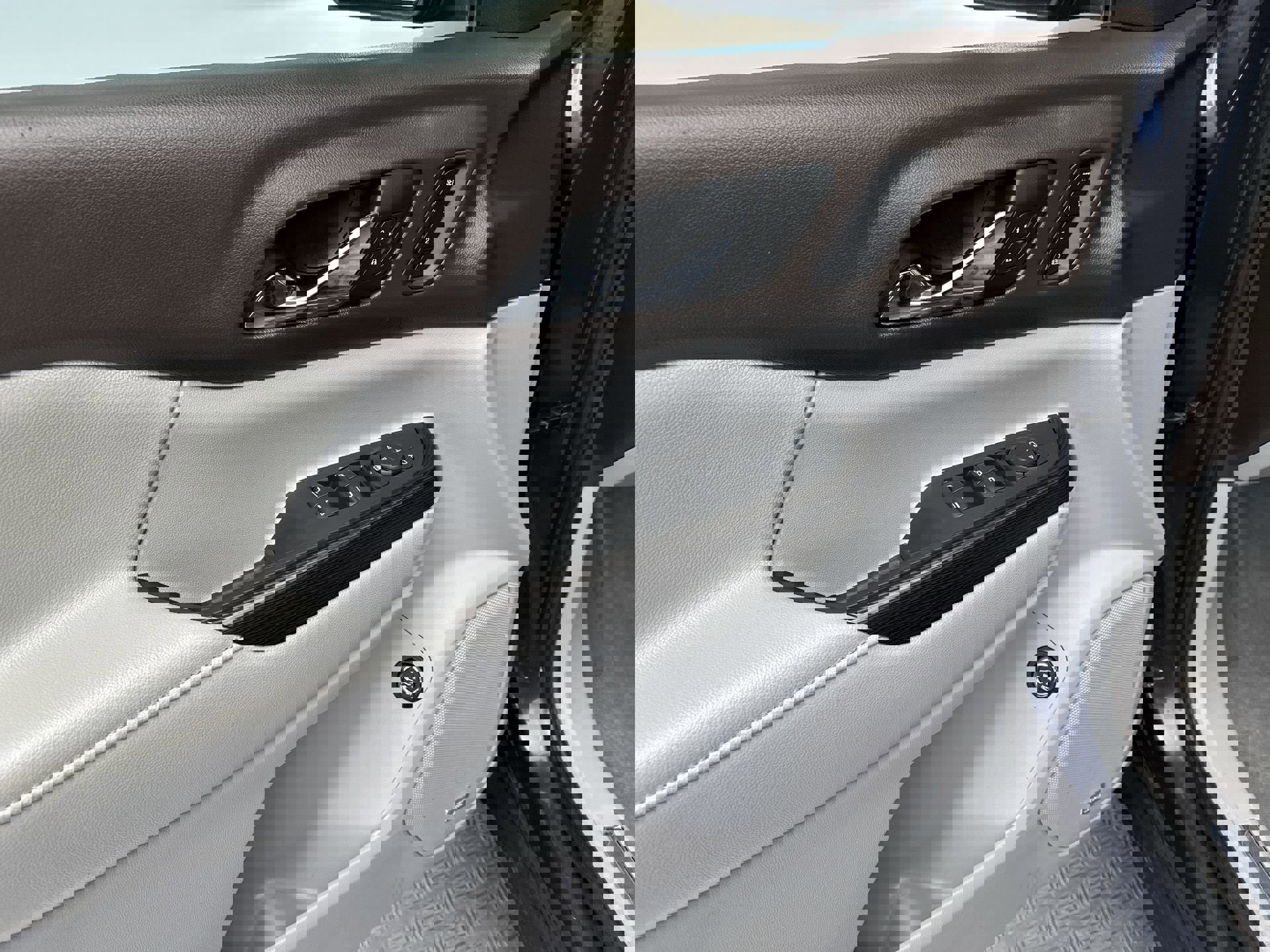 Used 2018 GMC Acadia SLT image 15