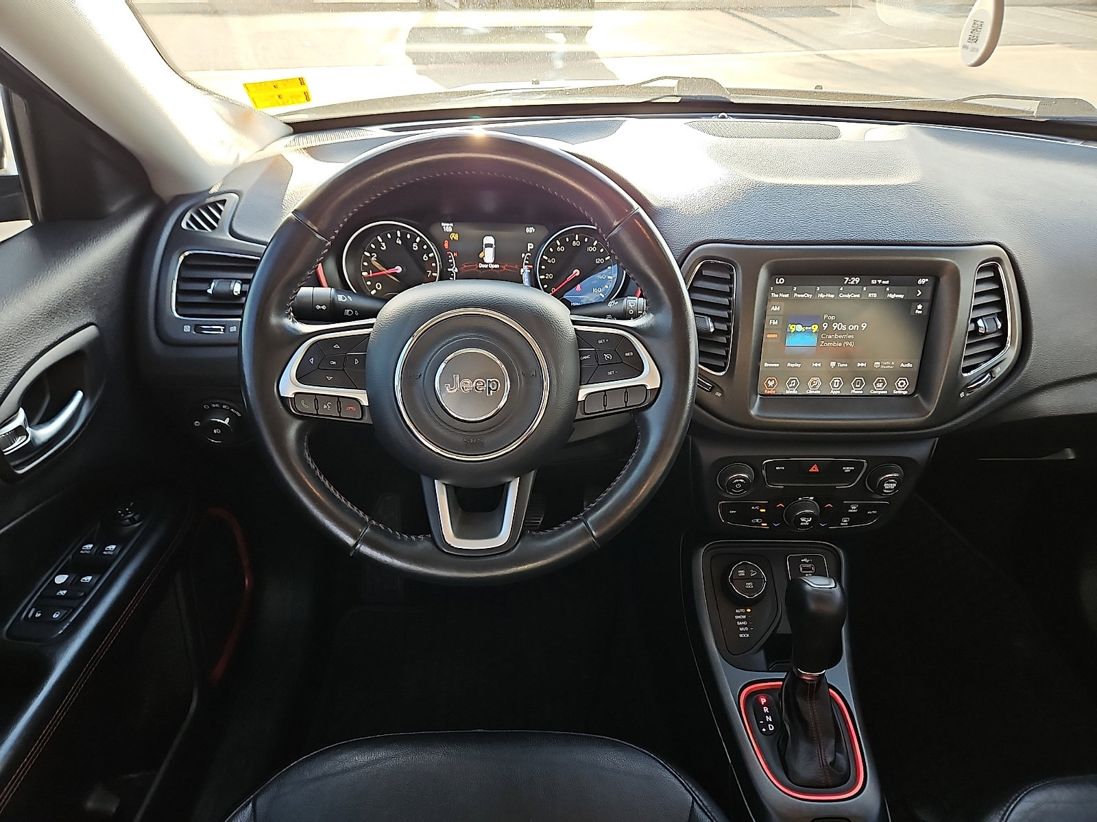 Used 2019 Jeep Compass Trailhawk image 8