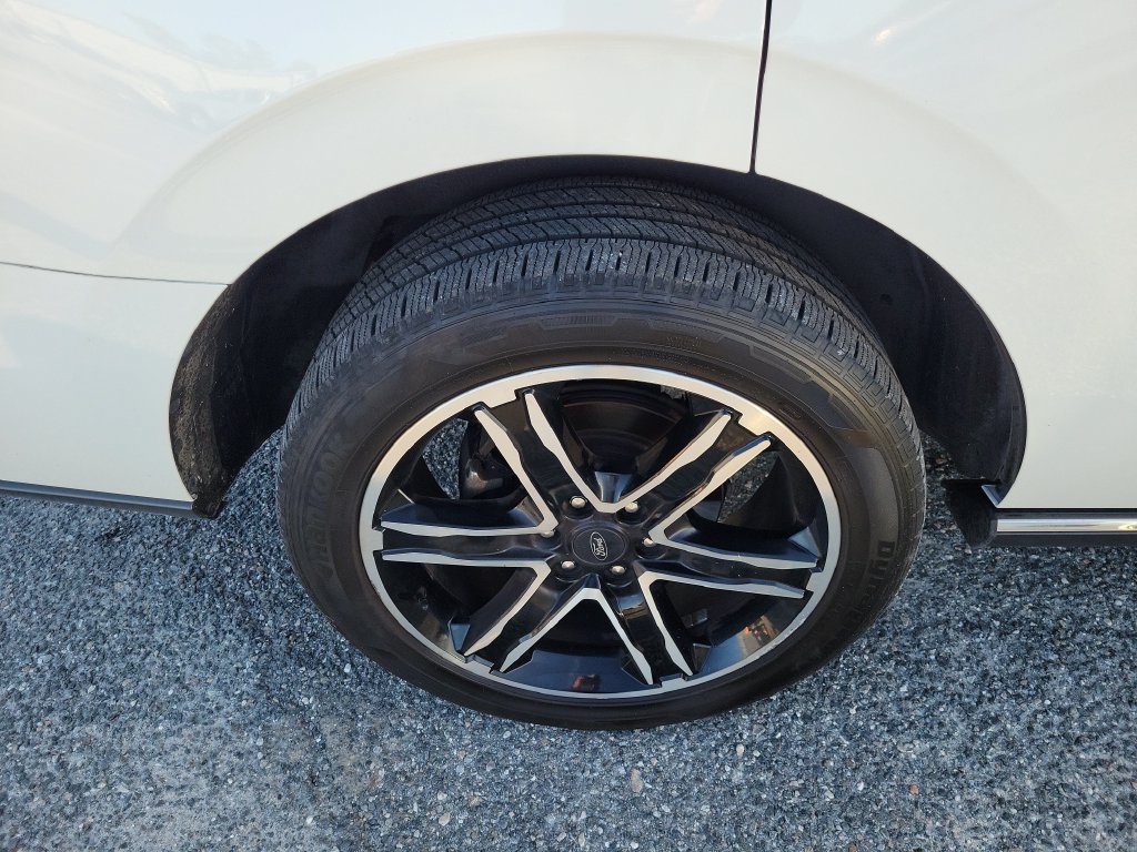 Used 2021 Ford Expedition Limited RWD image 8