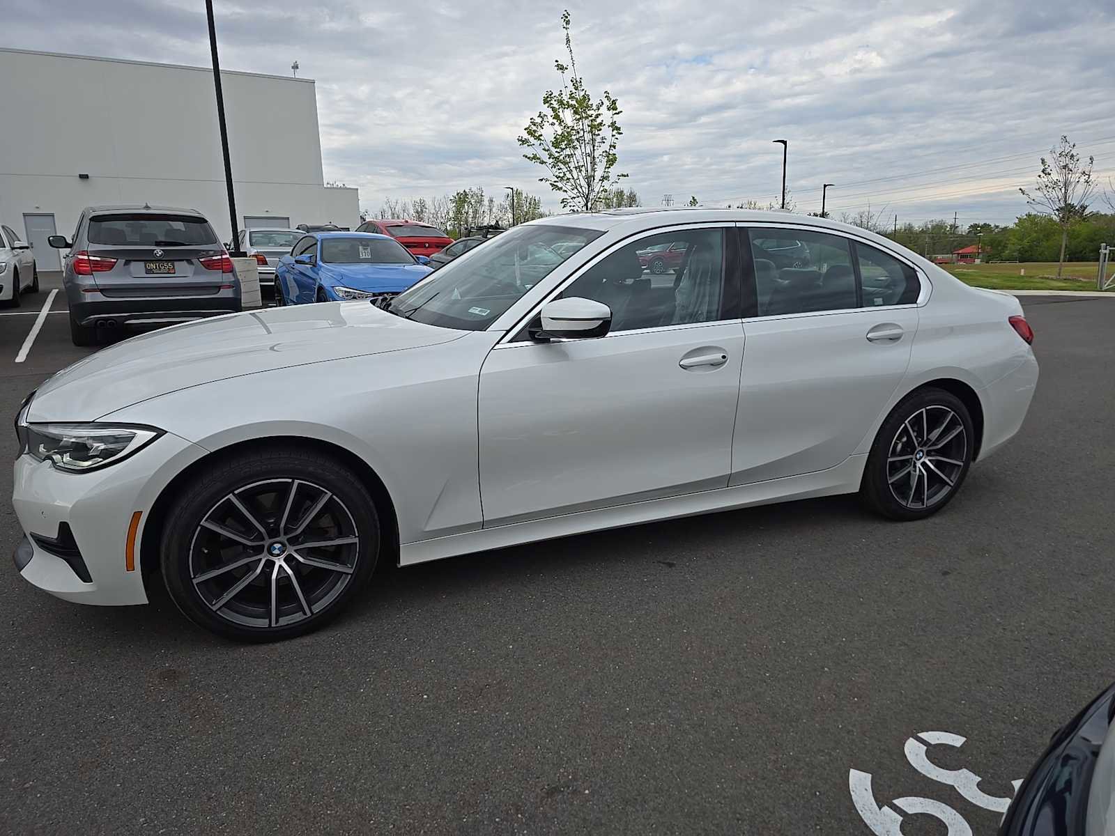 Used 2019 BMW 330i xDrive Sedan w/ Convenience Package AWD/4WD video 1