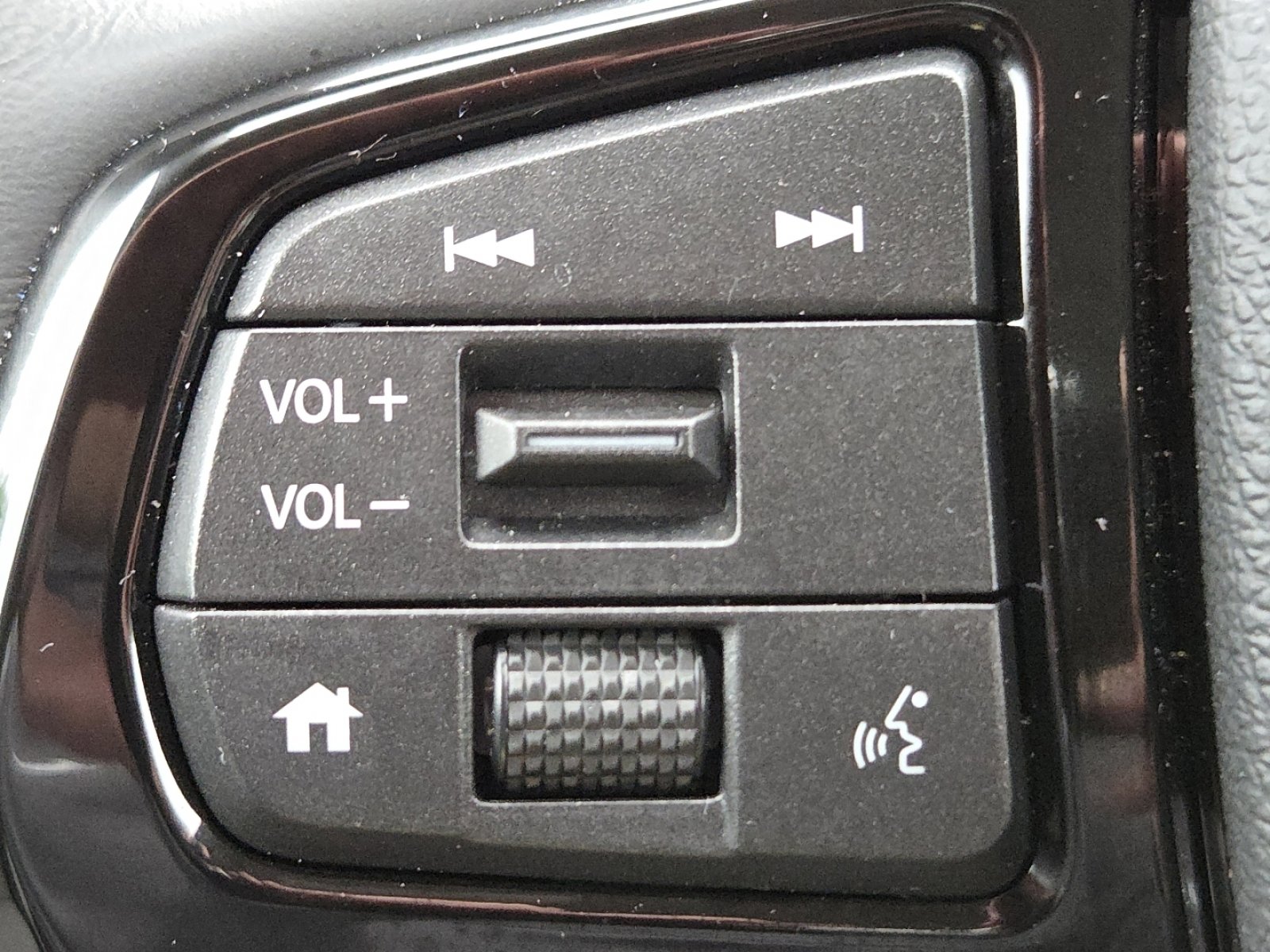 Certified 2025 Honda Odyssey Touring image 12