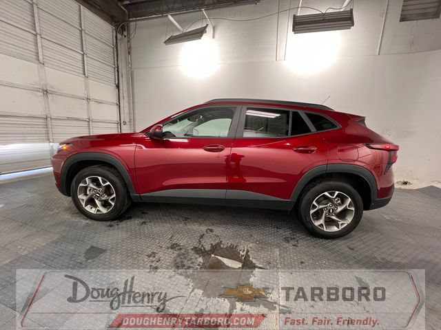 Used 2025 Chevrolet Trax LT FWD image 5