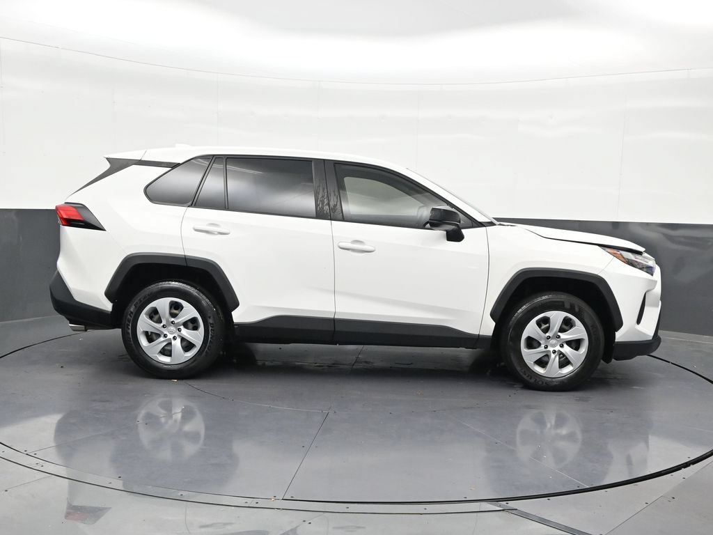 Used 2023 Toyota RAV4 LE FWD image 7