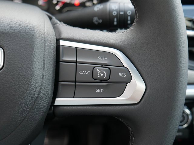 Used 2024 Jeep Compass Latitude w/ Sun and Sound Group image 17