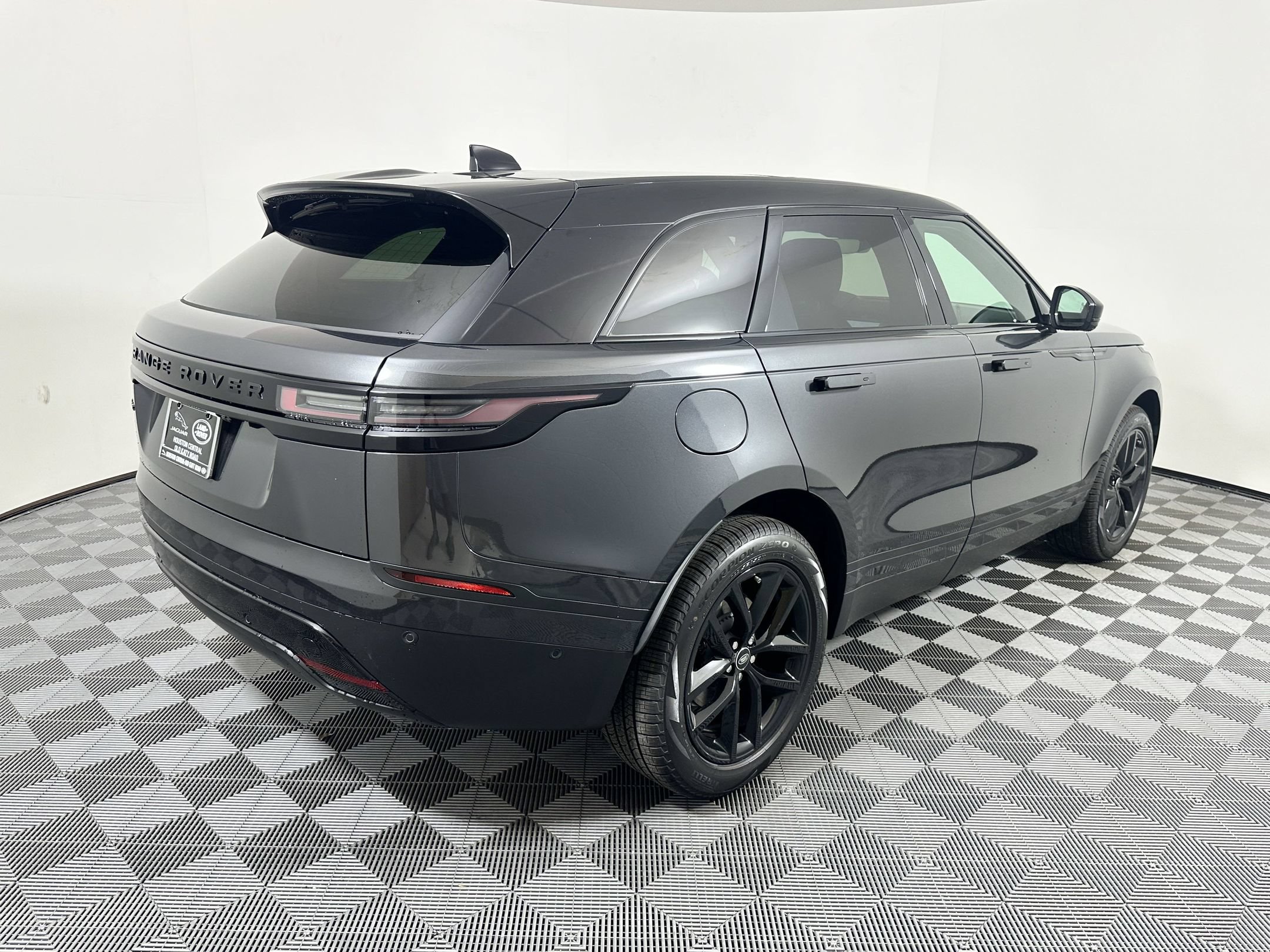 Used 2026 Land Rover Range Rover Velar S AWD/4WD image 8