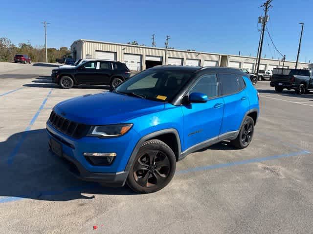 Used 2018 Jeep Compass Latitude w/ Popular Equipment Group AWD/4WD image 2