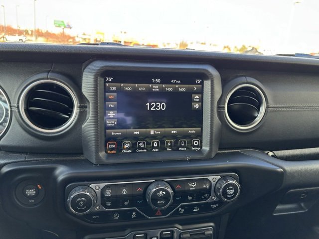 Used 2020 Jeep Gladiator Overland image 17