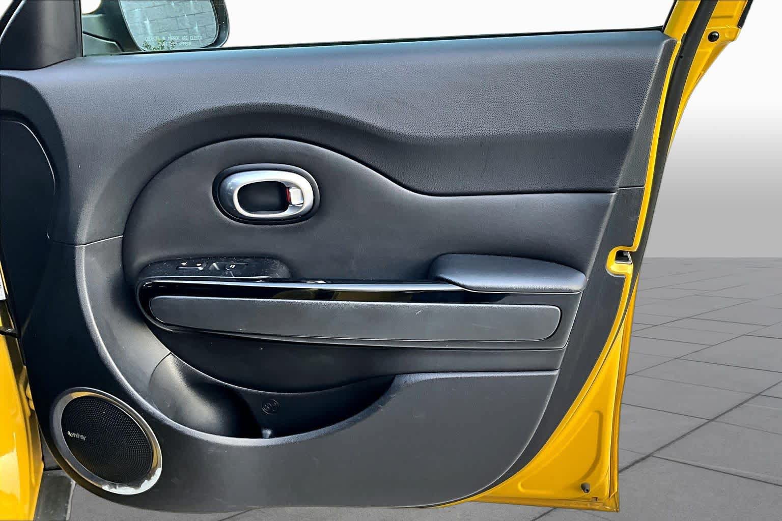 Used 2014 Kia Soul ! w/ Sun & Sound Package FWD image 22