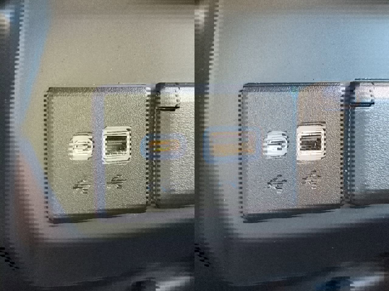 Used 2021 Chevrolet Silverado 2500 LTZ w/ LTZ Premium Package image 21