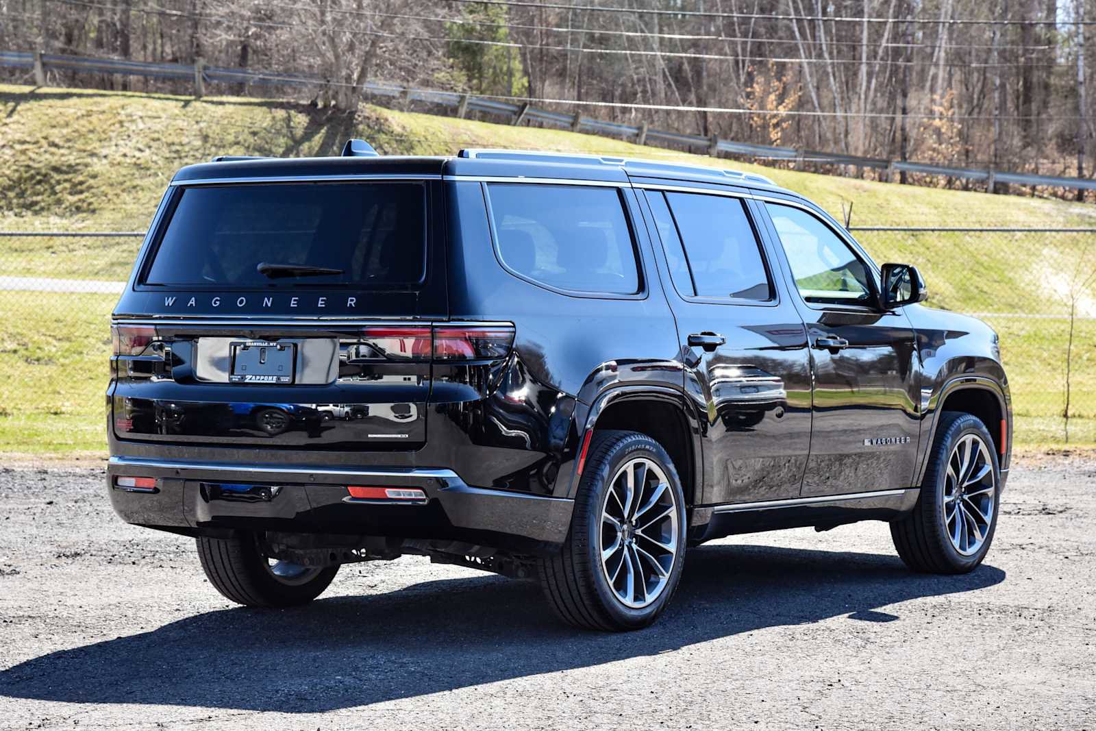 Certified 2024 Jeep Wagoneer Series III w/ Premium Group I AWD/4WD image 3