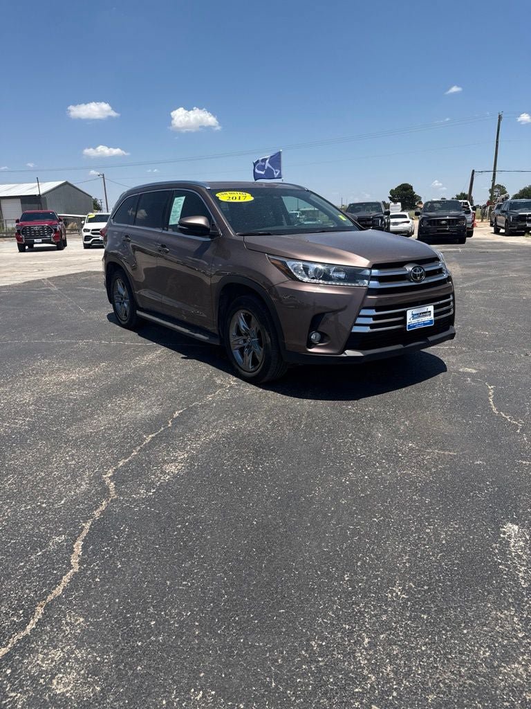 Used 2017 Toyota Highlander Limited Platinum AWD/4WD image 3