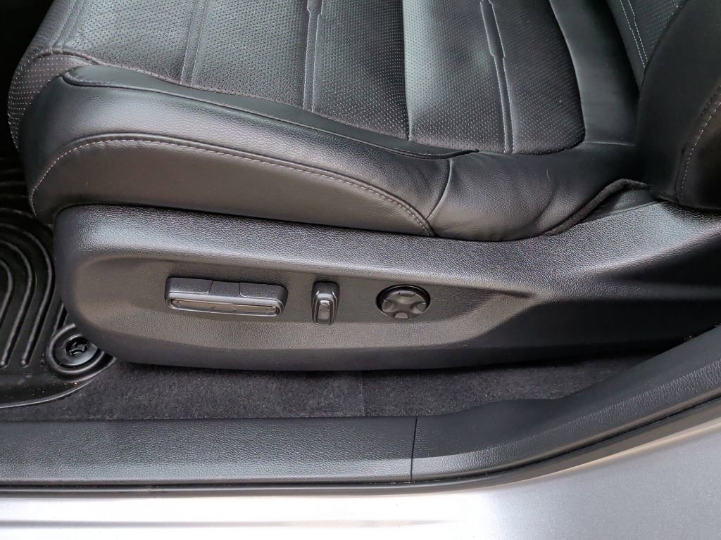 Certified 2020 Honda CR-V Touring image 14