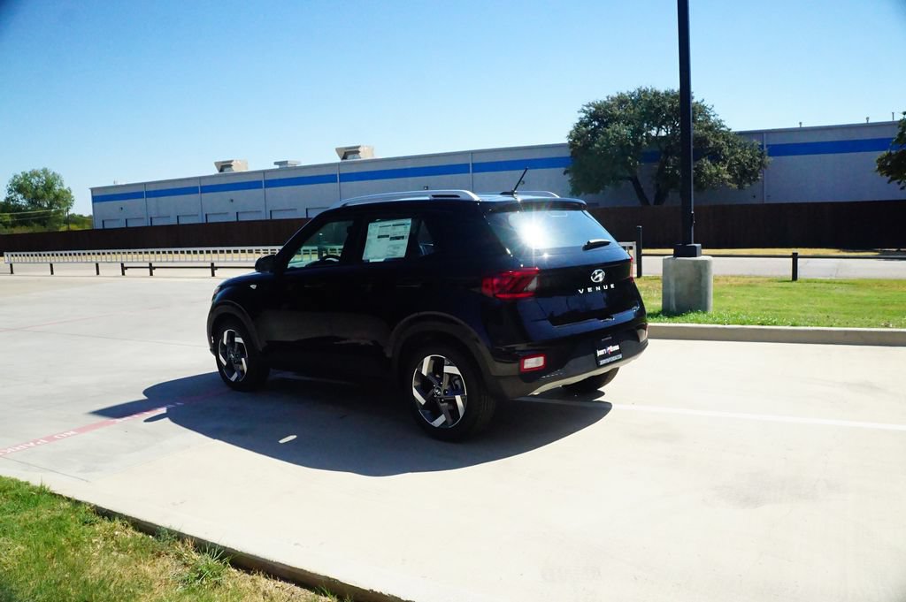 New 2026 Hyundai Venue SEL FWD image 5