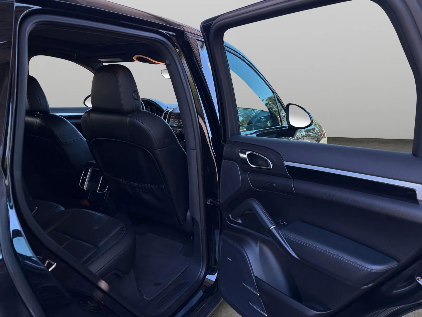 Used 2014 Porsche Cayenne AWD/4WD image 17