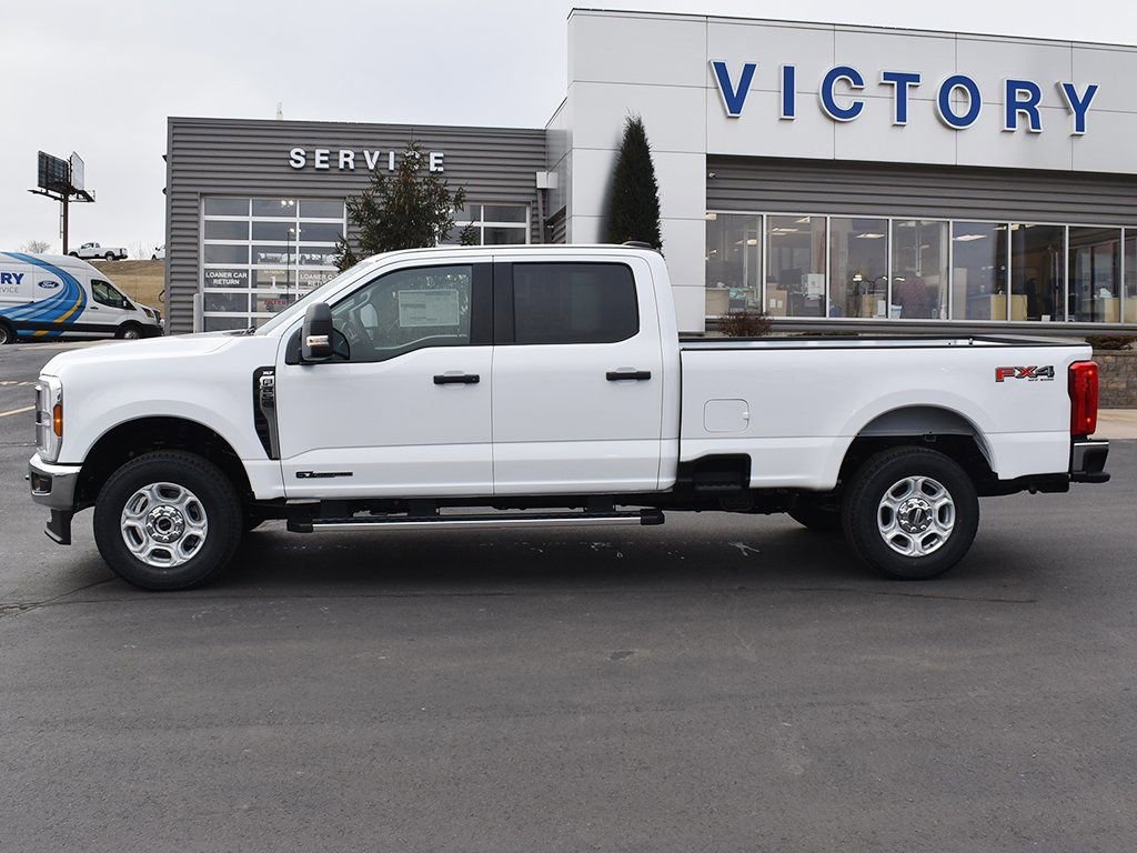 New 2025 Ford F250 XLT w/ FX4 Off-Road Package image 2