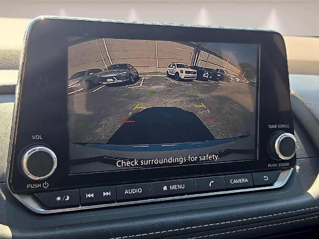 Used 2022 Nissan Rogue SV w/ SV Premium Package FWD image 16