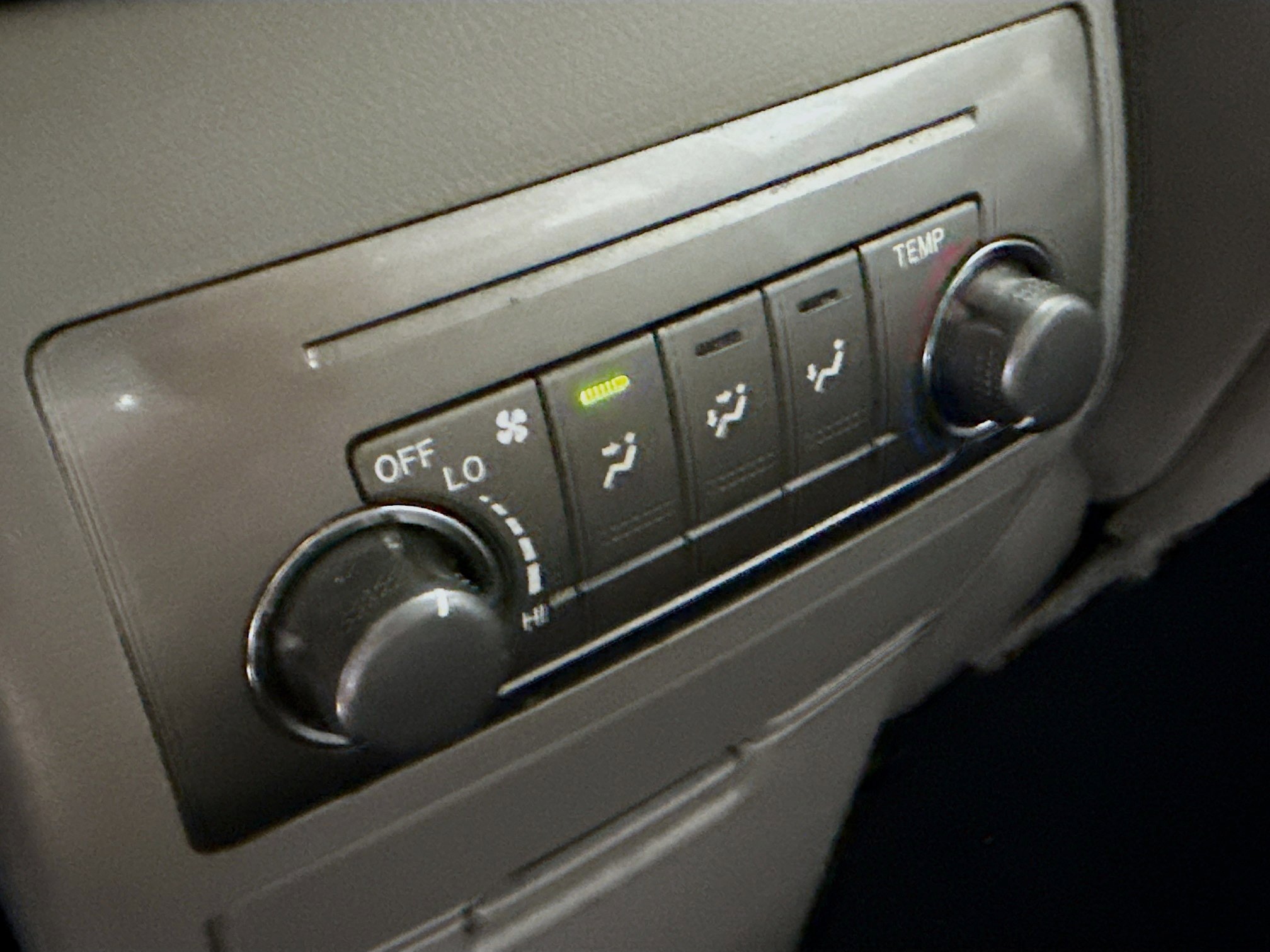 Used 2011 Toyota Highlander 4WD w/ Tech Pkg image 28