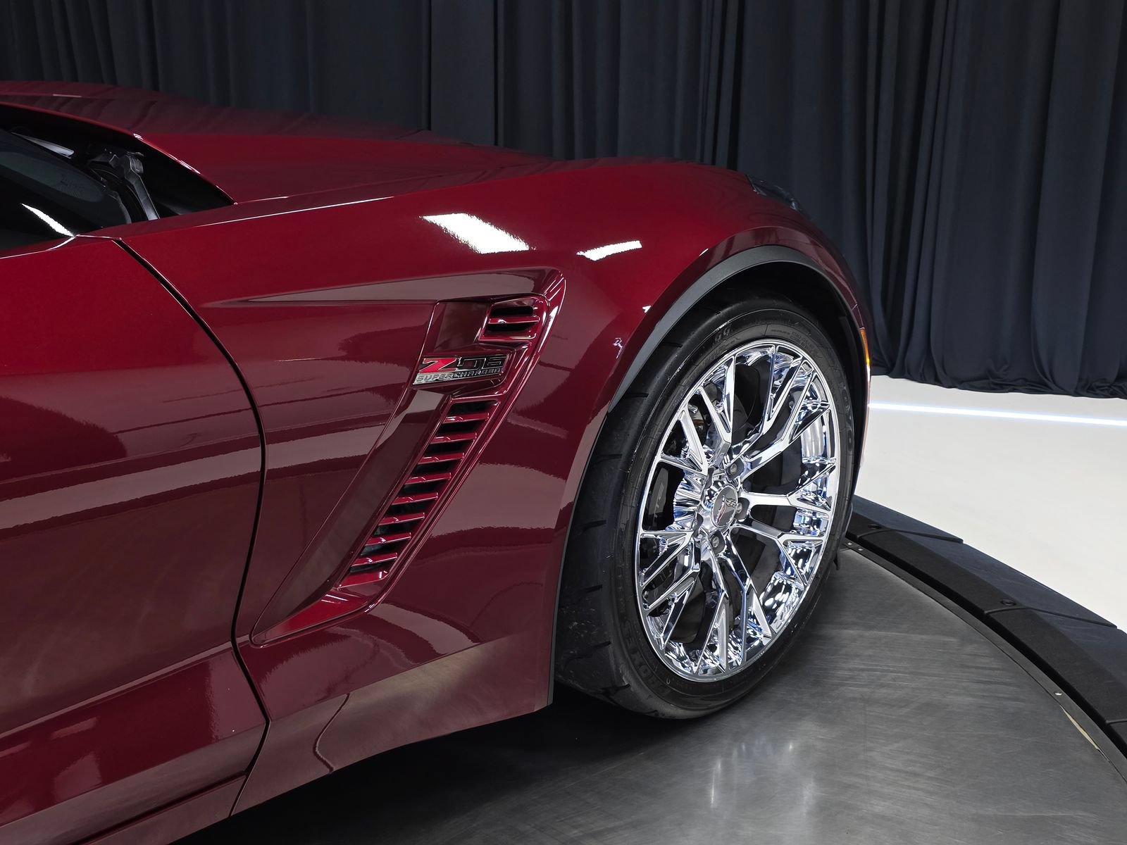 Used 2018 Chevrolet Corvette Z06 w/ Battery Protection Package RWD image 5