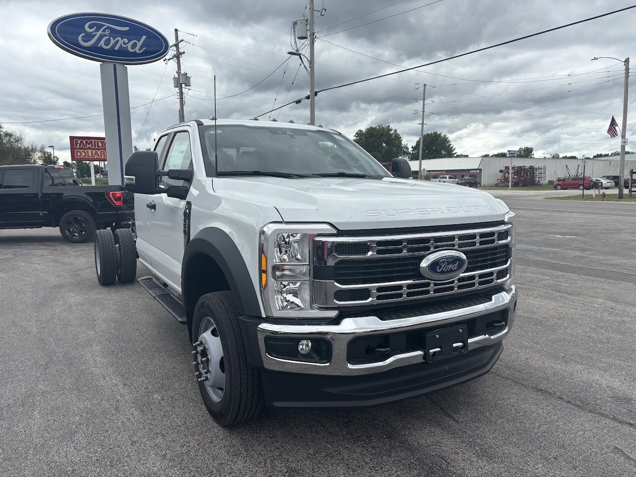 New 2025 Ford F450 XL w/ XL Chrome Package image 3