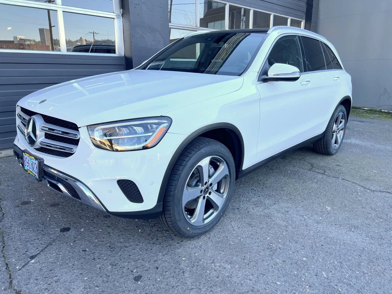 Used 2021 Mercedes-Benz GLC 300 GLC 300 4MATIC Sport Utility 4 image 1